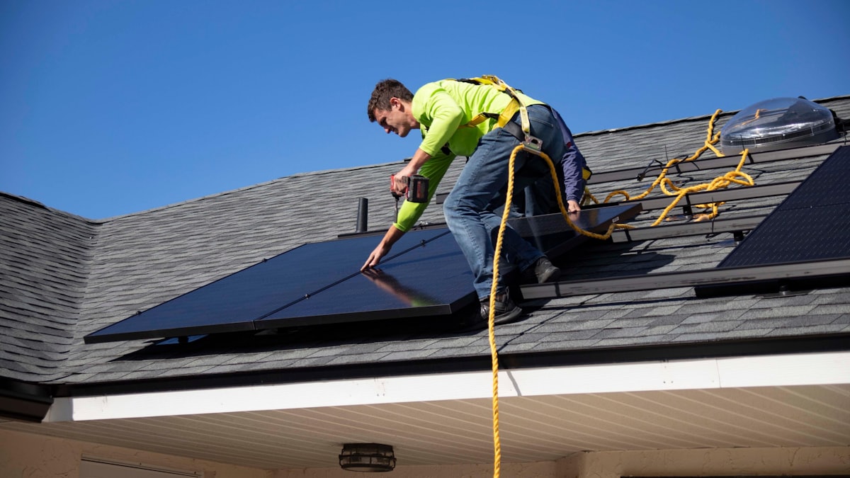 Solar battery storage: when it pays, and when it does not